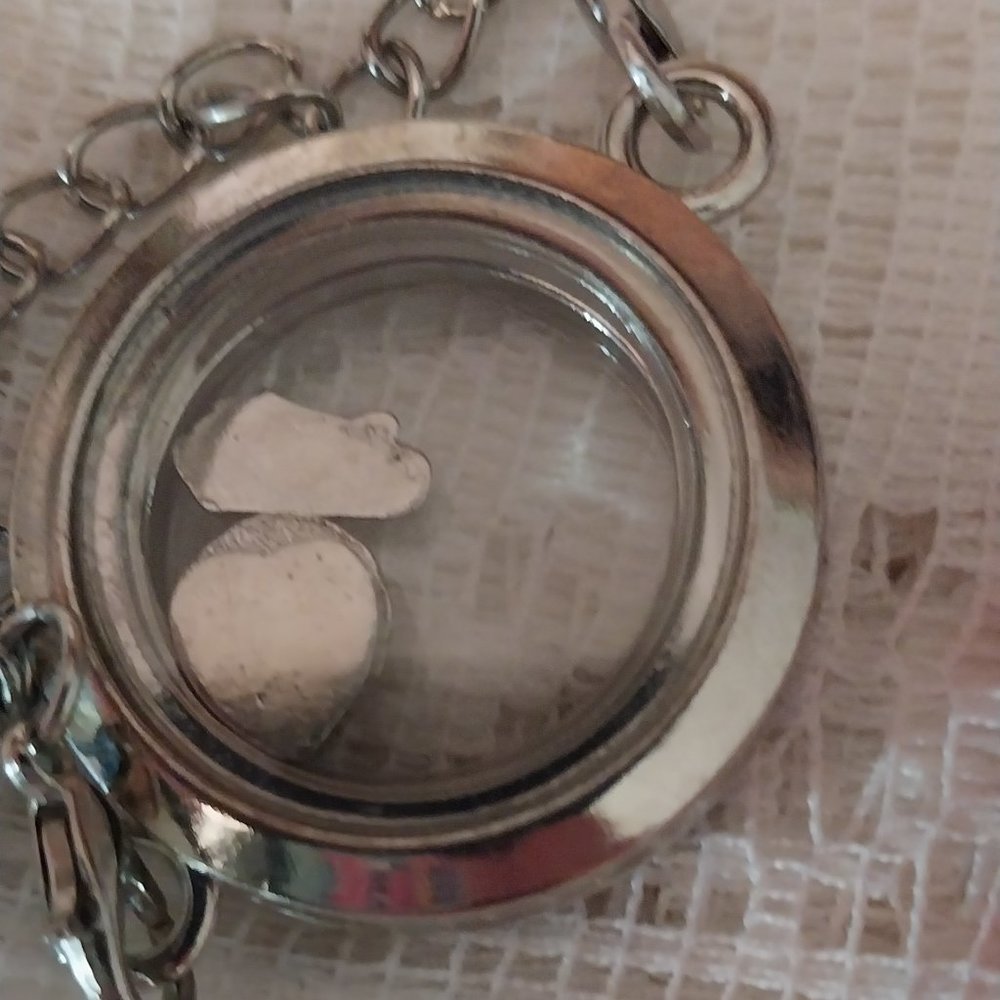 Cruse Theme Locket Bracelet. - Picture 3 of 4